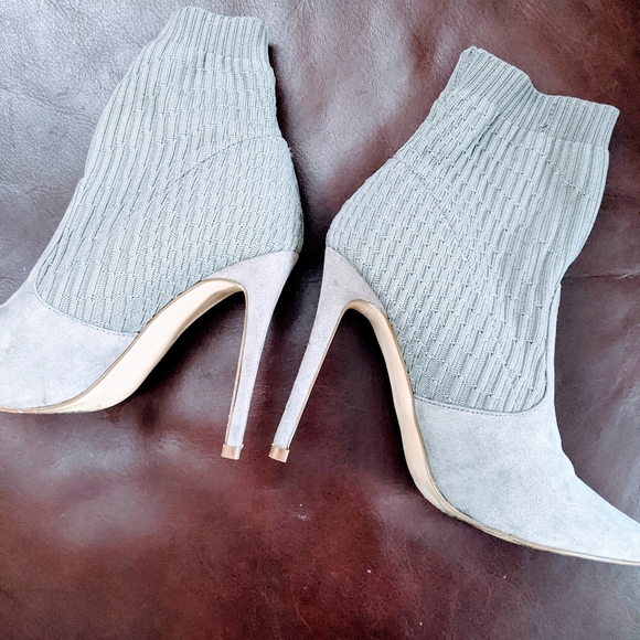 Grey Pull-On Heeled Boots - Picture 2 of 3